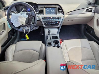 Zdjęcie 8 z 12 samochodu: 2017 HYUNDAI SONATA SPORT VIN:5NPE34AF0HH521113 - miniatura
