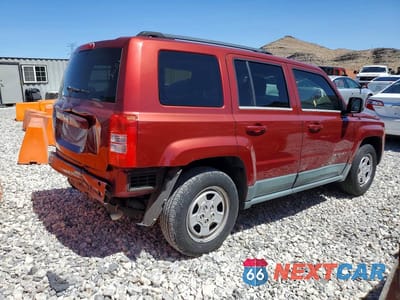 Trzecie zdjęcie samochodu z tyłu: 2011 JEEP PATRIOT SPORT VIN:1J4NT1GA4BD171227 - miniatura