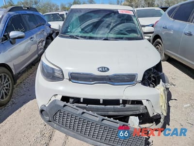 Piąte zdjęcie samochodu w środku: 2016 KIA SOUL BASE VIN:KNDJN2A22G7323257 - miniatura