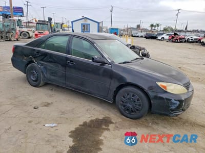 Czwarte zdjęcie samochodu z boku: 2004 TOYOTA CAMRY LE VIN:4T1BE32K94U323144 - miniatura