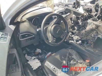 Zdjęcie 8 z 12 samochodu: 2019 JAGUAR F-PACE PREMIUM VIN:SADCJ2FX7KA398819 - miniatura