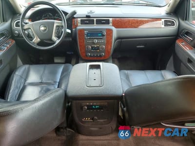 Zdjęcie 8 z 13 samochodu: 2012 CHEVROLET SUBURBAN K1500 LT VIN:1GNSKJE71CR323155 - miniatura