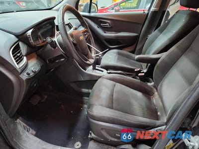 Zdjęcie 7 z 13 samochodu: 2019 CHEVROLET TRAX LS VIN:3GNCJNSB4KL281271 - miniatura