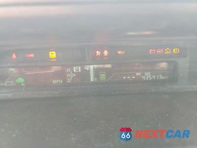 Zdjęcie 9 z 12 samochodu: 2014 TOYOTA PRIUS V TWO VIN:JTDZN3EU7E3362127 - miniatura