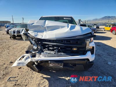 Piąte zdjęcie samochodu w środku: 2022 CHEVROLET SILVERADO K1500 VIN:3GCNDAED8NG510949 - miniatura