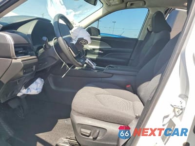 Zdjęcie 7 z 13 samochodu: 2025 TOYOTA GRAND HIGHLANDER HYBRID LE VIN:5TDACAB5XSS042332 - miniatura