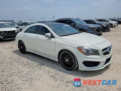 Czwarte zdjęcie samochodu z boku: 2015 MERCEDES-BENZ CLA 250 4MATIC VIN:WDDSJ4GB5FN274171 - miniatura
