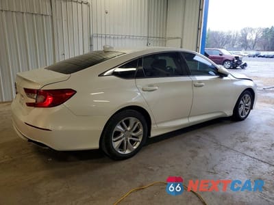 Trzecie zdjęcie samochodu z tyłu: 2018 HONDA ACCORD LX VIN:1HGCV1F11JA260215 - miniatura