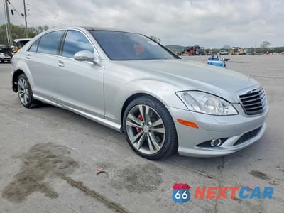 Czwarte zdjęcie samochodu z boku: 2008 MERCEDES-BENZ S 550 4MATIC VIN:WDDNG86X08A214308 - miniatura