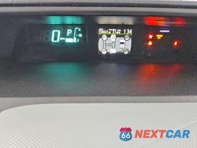 Zdjęcie 9 z 12 samochodu: 2012 TOYOTA PRIUS C THREE VIN:JTDKDTB38C1026463 - miniatura