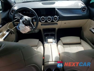 Zdjęcie 8 z 13 samochodu: 2021 MERCEDES-BENZ GLA 250 VIN:W1N4N4GB7MJ131839 - miniatura