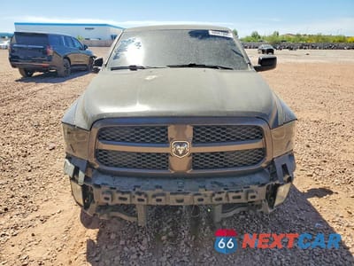 Piąte zdjęcie samochodu w środku: 2017 RAM 1500 ST VIN:3C6RR6KT2HG626185 - miniatura