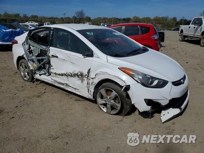 Czwarte zdjęcie samochodu z boku: 2013 HYUNDAI ELANTRA GLS VIN:5NPDH4AEXDH235431 - miniatura