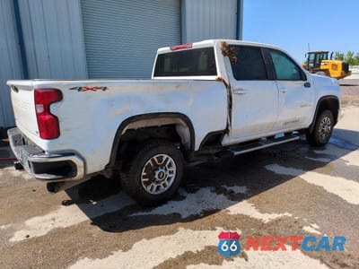 Czwarte zdjęcie samochodu z boku: 2025 CHEVROLET SILVERADO K2500 HEAVY DUTY LT VIN:1GC1KNEY2SF330863 - miniatura