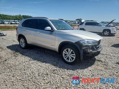 Czwarte zdjęcie samochodu z boku: 2015 BMW X5 XDRIVE35I VIN:5UXKR0C55F0P09973 - miniatura