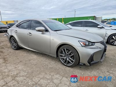 Czwarte zdjęcie samochodu z boku: 2017 LEXUS IS 350 BASE VIN:JTHCE1D29H5014153 - miniatura
