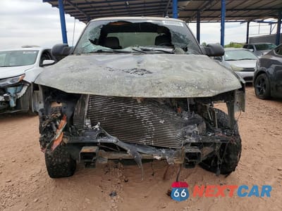 Piąte zdjęcie samochodu w środku: 2005 GMC SIERRA K2500 HEAVY DUTY VIN:1GTHK23275F968428 - miniatura