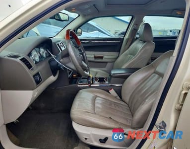 Zdjęcie 7 z 12 samochodu: 2008 CHRYSLER 300C VIN:2C3LK63H88H226276 - miniatura