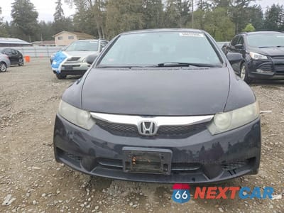 Piąte zdjęcie samochodu w środku: 2010 HONDA CIVIC LX VIN:2HGFA1F50AH549390 - miniatura