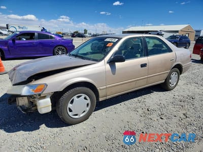 1997 TOYOTA CAMRY CE 4T1BG22K9VU161263 - główne zdjęcie licytacji z USA - miniatura