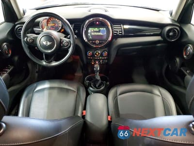 Zdjęcie 8 z 11 samochodu: 2017 MINI COOPER VIN:WMWXU1C39H2F78015 - miniatura