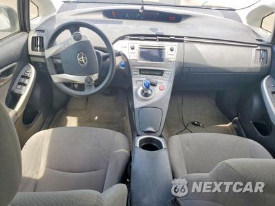 Zdjęcie 8 z 13 samochodu: 2012 TOYOTA PRIUS TWO VIN:JTDKN3DU2C0336052 - miniatura
