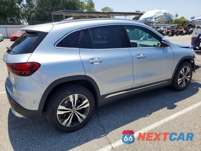 Trzecie zdjęcie samochodu z tyłu: 2025 MERCEDES-BENZ GLA 250 VIN:W1N4N4GB1SJ692860 - miniatura