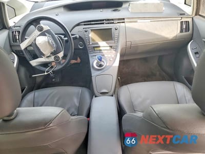 Zdjęcie 8 z 12 samochodu: 2010 TOYOTA PRIUS V VIN:JTDKN3DU9A1115975 - miniatura