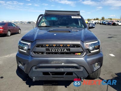 Piąte zdjęcie samochodu w środku: 2015 TOYOTA TACOMA PRERUNNER V6 VIN:3TMJU4GN9FM187486 - miniatura