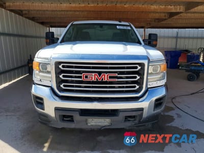 Piąte zdjęcie samochodu w środku: 2019 GMC SIERRA K2500 HEAVY DUTY VIN:1GT12NEG1KF208079 - miniatura