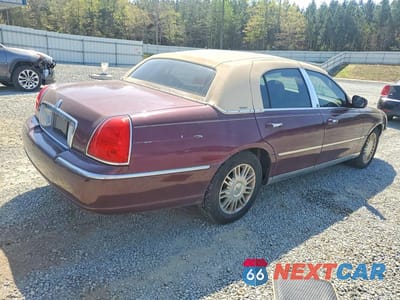Trzecie zdjęcie samochodu z tyłu: 2006 LINCOLN TOWN CAR DESIGNER VIN:1LNHM83V26Y647423 - miniatura