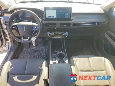 Zdjęcie 8 z 13 samochodu: 2023 LINCOLN CORSAIR VIN:5LMCJ1DA9PUL07830 - miniatura