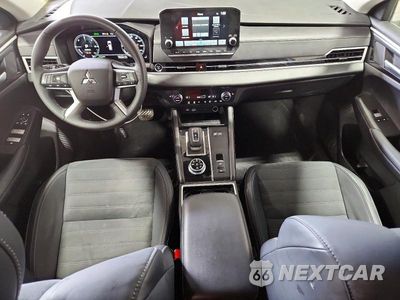 Zdjęcie 8 z 13 samochodu: 2025 MITSUBISHI OUTLANDER VIN:JA4T5VA90SZ042458 - miniatura