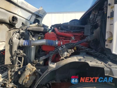 Zdjęcie 7 z 10 samochodu: 2017 VOLVO VN VNL - SEMI TRUCK VIN:4V4N39TGXHN988210 - miniatura