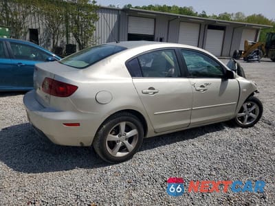 Trzecie zdjęcie samochodu z tyłu: 2004 MAZDA 3 I VIN:JM1BK12F341154695 - miniatura