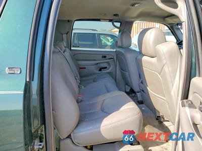Zdjęcie 10 z 12 samochodu: 2004 CHEVROLET SUBURBAN K2500 VIN:3GNGK26U04G230578 - miniatura