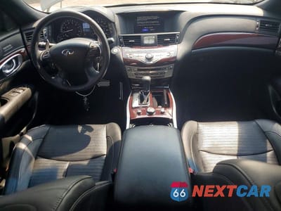 Zdjęcie 8 z 12 samochodu: 2019 INFINITI Q70 3.7 LUXE VIN:JN1BY1AP9KM505021 - miniatura