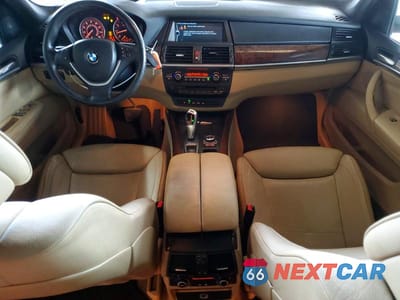 Zdjęcie 8 z 12 samochodu: 2011 BMW X5 XDRIVE50I VIN:5UXZV8C56BL418013 - miniatura