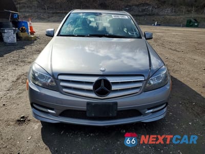 Piąte zdjęcie samochodu w środku: 2011 MERCEDES-BENZ C 300 4MATIC VIN:WDDGF8BB6BR181717 - miniatura