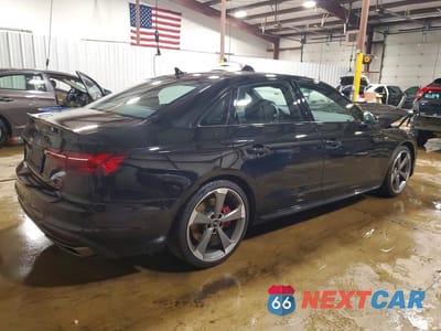 Trzecie zdjęcie samochodu z tyłu: 2024 AUDI A4 PREMIUM PLUS 45 VIN:WAUEAAF45RN010216 - miniatura