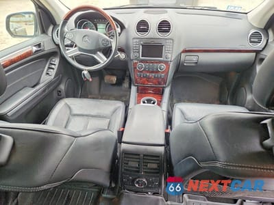 Zdjęcie 8 z 13 samochodu: 2010 MERCEDES-BENZ GL 550 4MATIC VIN:4JGBF8GE9AA536931 - miniatura