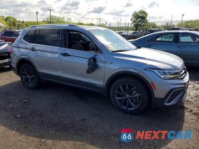 Czwarte zdjęcie samochodu z boku: 2022 VOLKSWAGEN TIGUAN SE VIN:3VV2B7AX9NM037402 - miniatura