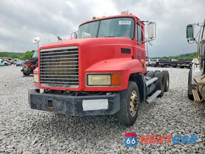 Drugie zdjęcie samochodu z przodu: 2001 MACK 600 CH600 VIN:1M1AA13Y11W138203 - miniatura