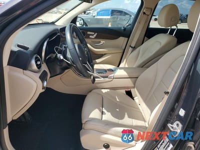Zdjęcie 7 z 14 samochodu: 2021 MERCEDES-BENZ GLC 300 VIN:W1N0G8DB0MV316067 - miniatura