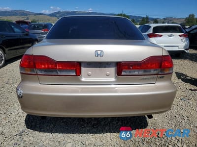 Zdjęcie 6 z 13 samochodu: 2002 HONDA ACCORD EX VIN:1HGCG165X2A003732 - miniatura