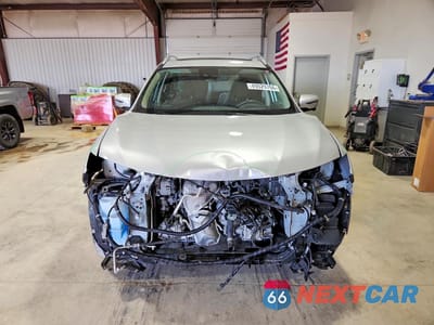 Piąte zdjęcie samochodu w środku: 2019 NISSAN ROGUE SV VIN:JN8AT2MV7KW384845 - miniatura