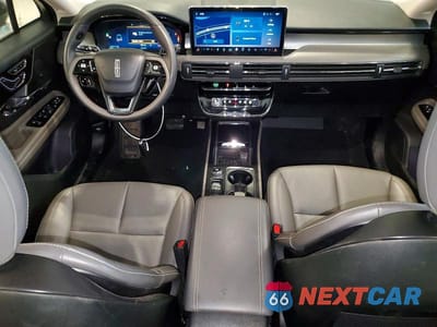 Zdjęcie 8 z 13 samochodu: 2023 LINCOLN CORSAIR VIN:5LMCJ1DA2PUL26526 - miniatura