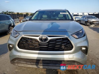 Piąte zdjęcie samochodu w środku: 2023 TOYOTA HIGHLANDER XLE VIN:5TDKDRAH1PS018780 - miniatura