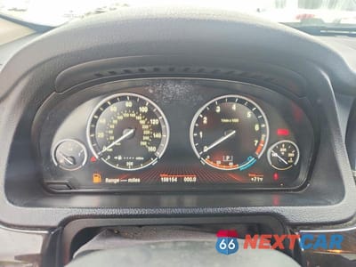 Zdjęcie 9 z 12 samochodu: 2010 BMW 550 GT VIN:WBASN4C55AC209109 - miniatura