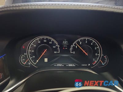 Zdjęcie 9 z 12 samochodu: 2017 BMW 750 XI VIN:WBA7F2C58HG422064 - miniatura